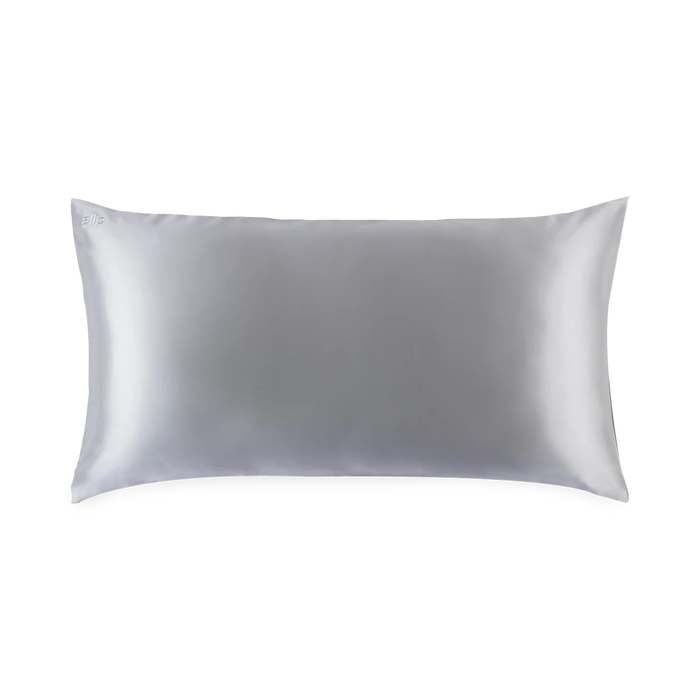 The Silk Pillowcase is made with the highest grade (6A) long fiber mulberry silk, with a thickness of 22 momme and non-toxic dyes.