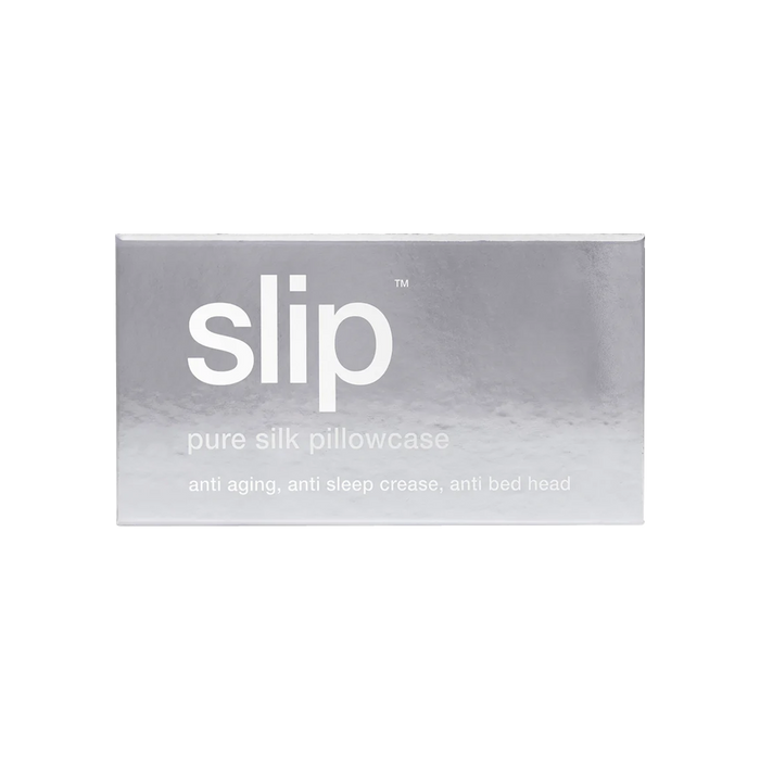 The Silk Pillowcase is made with the highest grade (6A) long fiber mulberry silk, with a thickness of 22 momme and non-toxic dyes.
